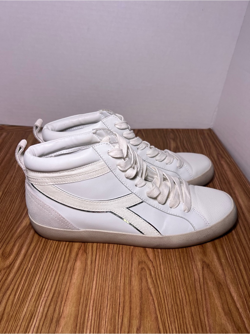 Gianni Bini Emmitt Leather and Suede High Top Sneakers White Size 8.5